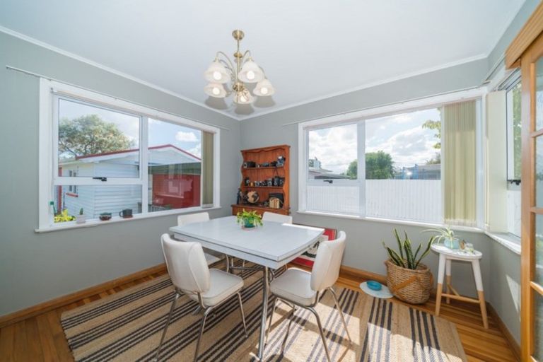 Photo of property in 53 Duff Crescent, Highbury, Palmerston North, 4412