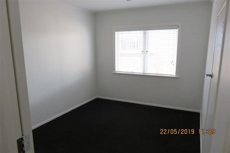Photo of property in 22 Hepburn Road, Glendene, Auckland, 0602