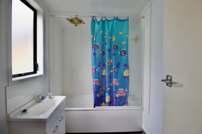 Photo of property in 1/30 Gordon Avenue, Milford, Auckland, 0620