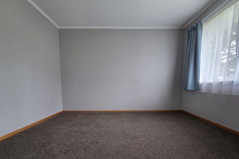 Photo of property in 8a-8b Devon Place, Cannons Creek, Porirua, 5024