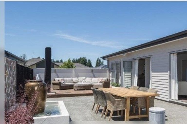 Photo of property in 35 Te Whenu Crescent, Marshland, Christchurch, 8083