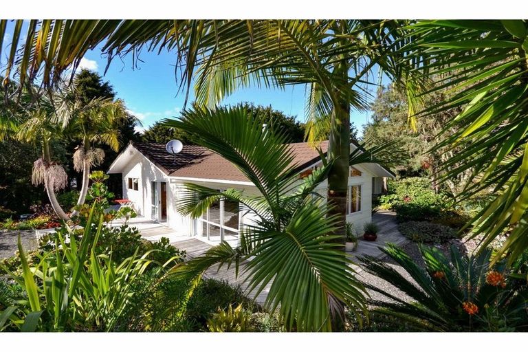 Photo of property in 9 Edkins Road, Kerikeri, 0230