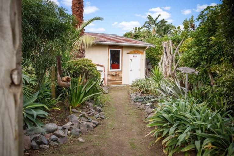 Photo of property in 14 Harbour View Road, Omokoroa, 3114