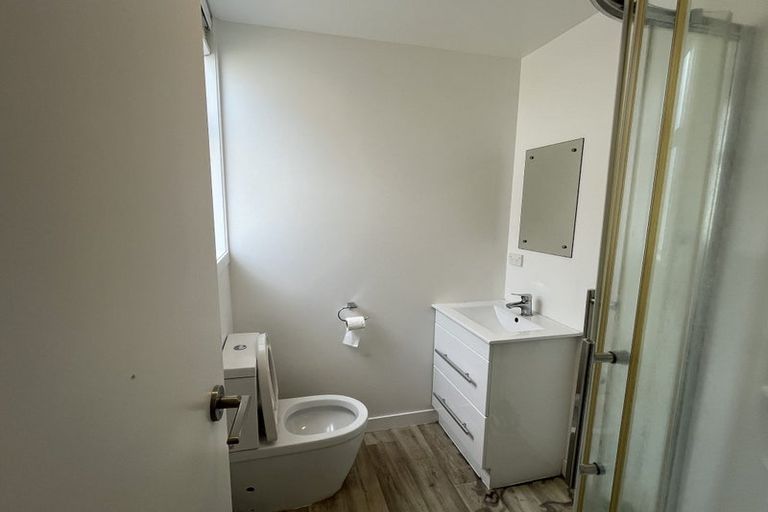 Photo of property in 17/125 Queens Drive, Lyall Bay, Wellington, 6022