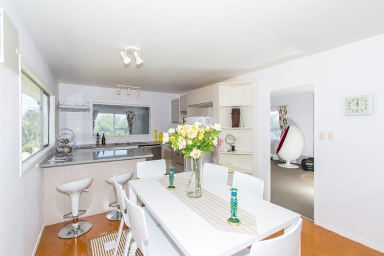 Photo of property in 13 Merida Place, Unsworth Heights, Auckland, 0632