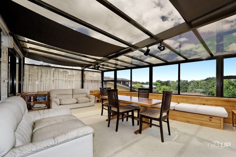 Photo of property in 172 Wiseley Road, West Harbour, Auckland, 0618