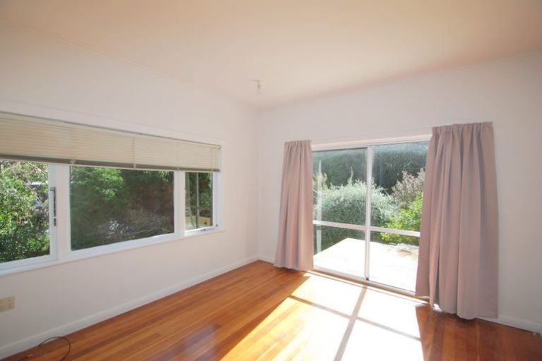 Photo of property in 6 Rangiora Avenue, Kaiwharawhara, Wellington, 6035