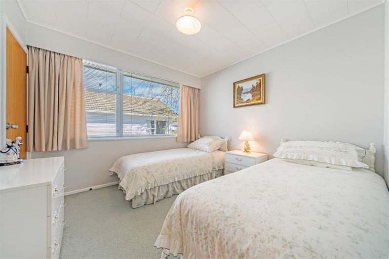 Photo of property in 5 Kukupa Grove, Heretaunga, Upper Hutt, 5018