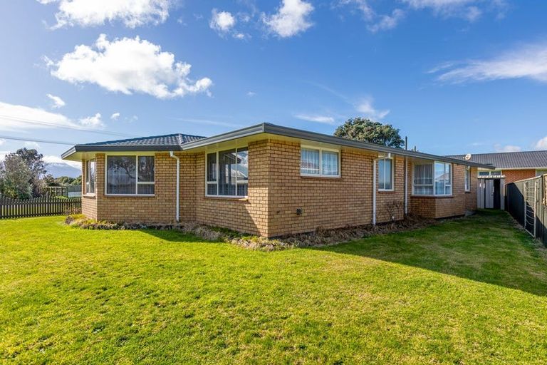 Photo of property in 40 Gisborne Terrace, Opunake, 4616