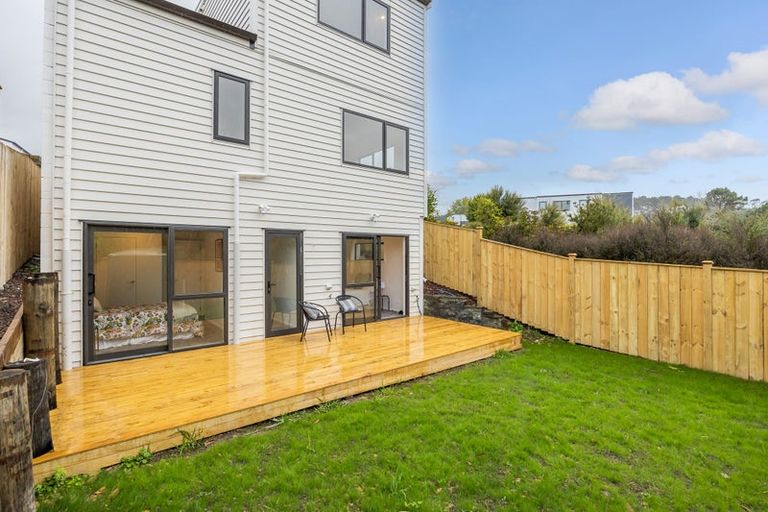 Photo of property in 16 Waka Street, Albany Heights, Auckland, 0632