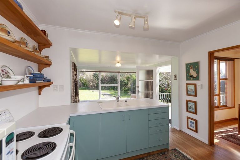 Photo of property in 21 Alexander Road, Raumati Beach, Paraparaumu, 5032