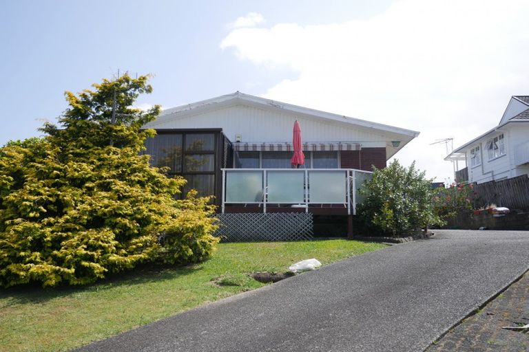 Photo of property in 6 Birdie Place, Red Beach, 0932