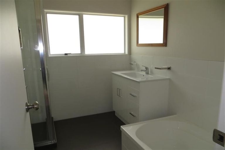 Photo of property in 9 Newstead Avenue, Browns Bay, Auckland, 0632