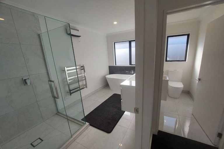 Photo of property in 21 Irvines Track, Halswell, Christchurch, 8025