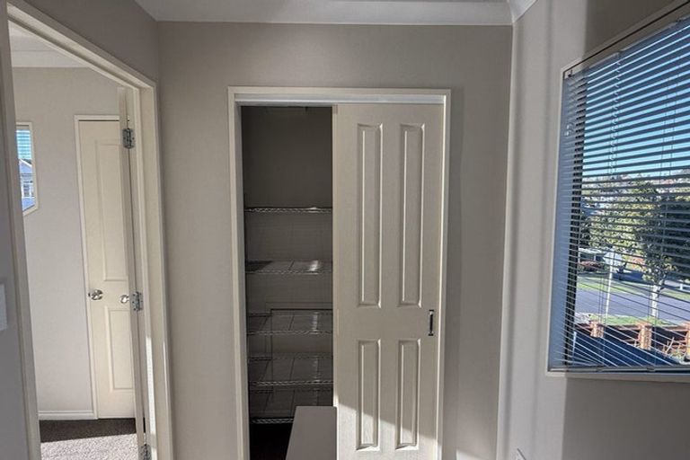 Photo of property in 6 Chadlington Avenue, Henderson, Auckland, 0612