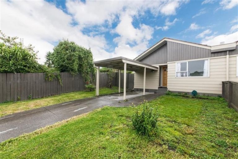 Photo of property in 1/3 Dorendia Place, Clendon Park, Auckland, 2103