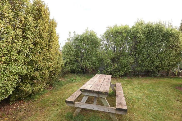Photo of property in 2 Dundee Street, Strathern, Invercargill, 9812
