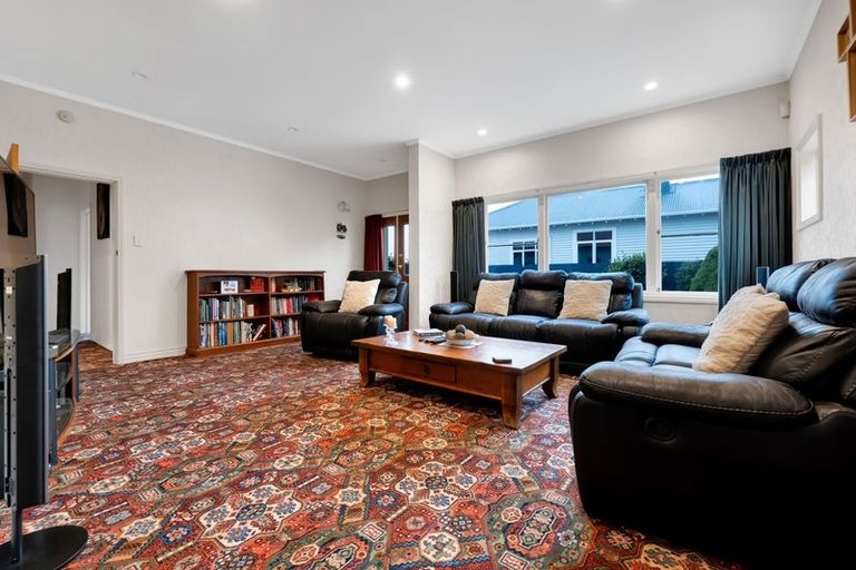 Photo of property in 19 George Street, Hawera, 4610