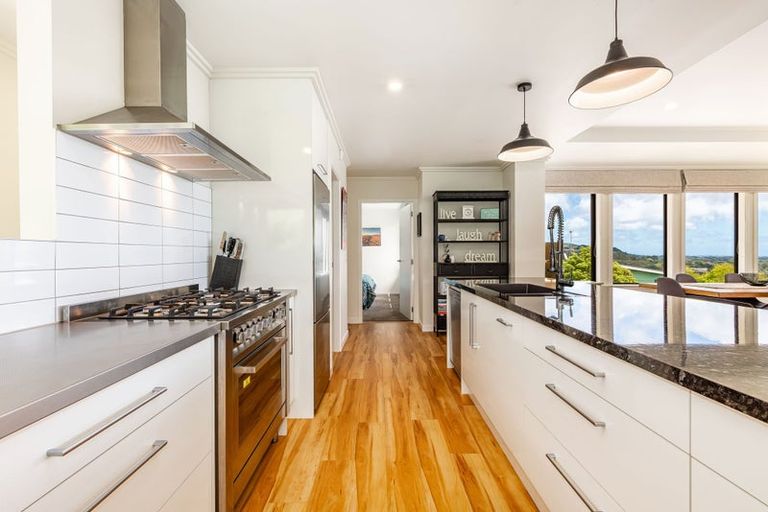 Photo of property in 39b Kakariki Grove, Waikanae, 5036