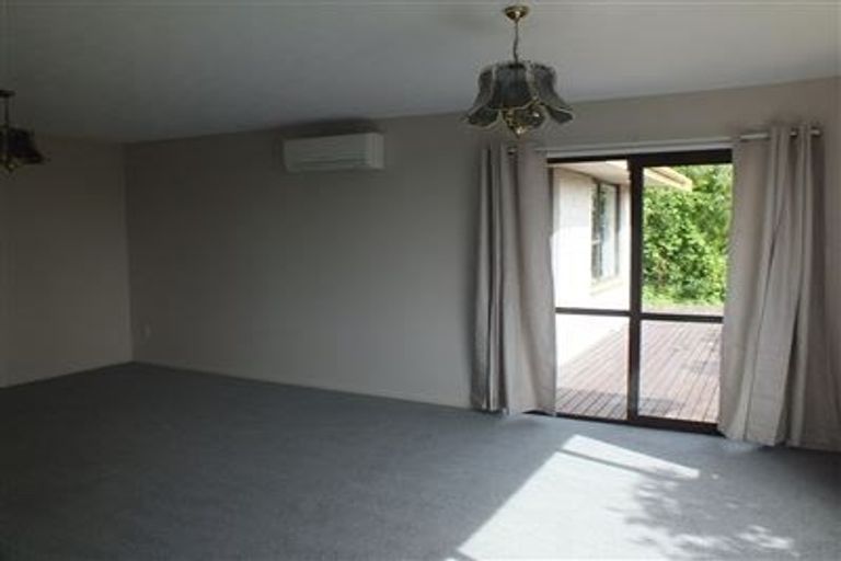 Photo of property in 38 Penruddock Rise, Westmorland, Christchurch, 8025