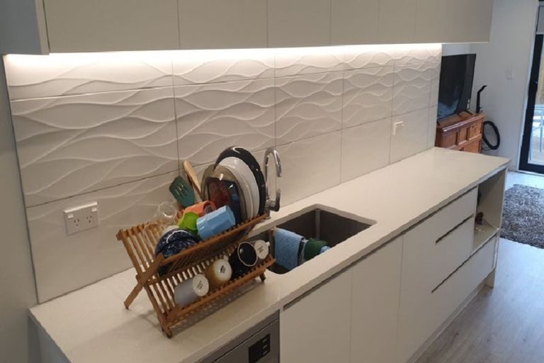 Photo of property in 8d Roys Road, Weymouth, Auckland, 2103