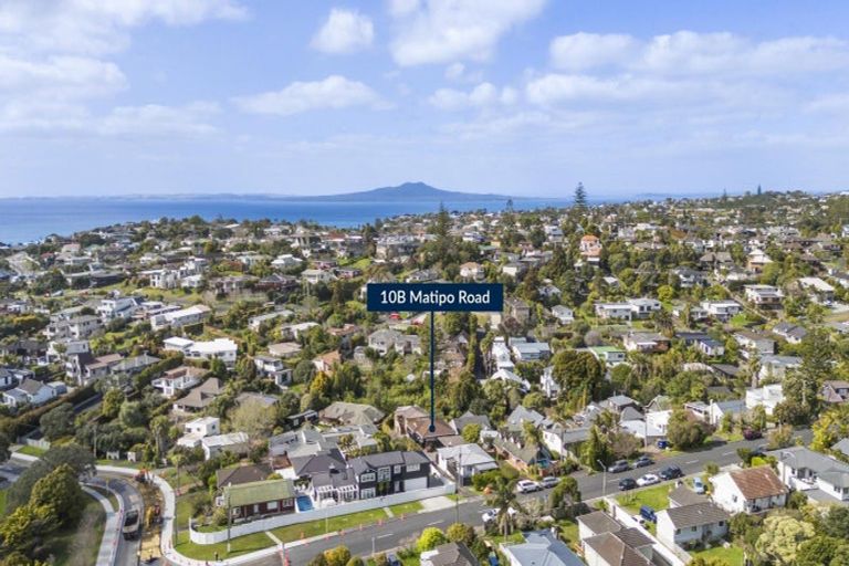 Photo of property in 10b Matipo Road, Mairangi Bay, Auckland, 0630