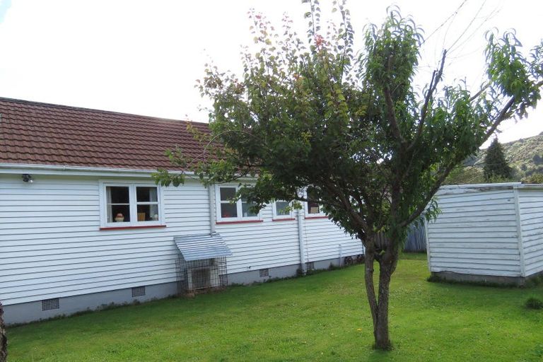 Photo of property in 13 Cavell Street, Reefton, 7830