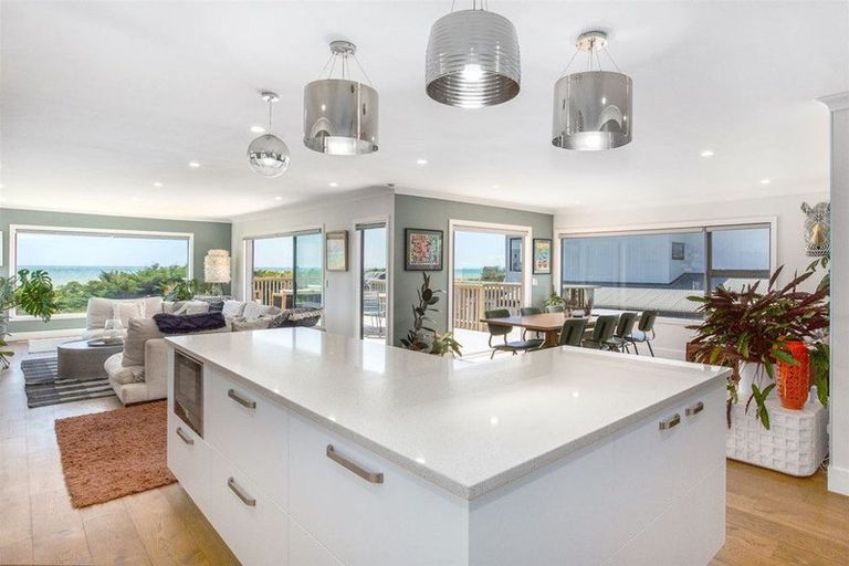 Photo of property in 249 Manly Street, Paraparaumu Beach, Paraparaumu, 5032