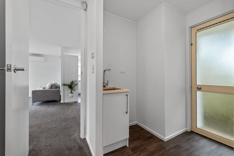 Photo of property in 3/56 Flanshaw Road, Te Atatu South, Auckland, 0610