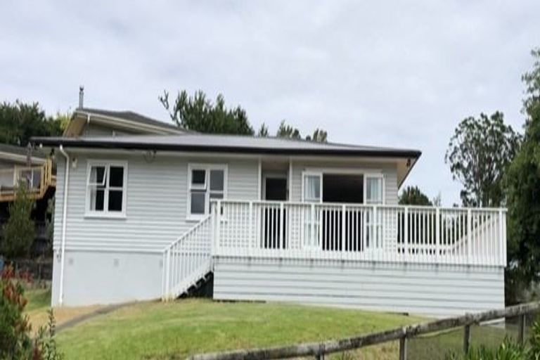 Photo of property in 11 Mangakura Road, Helensville, 0800