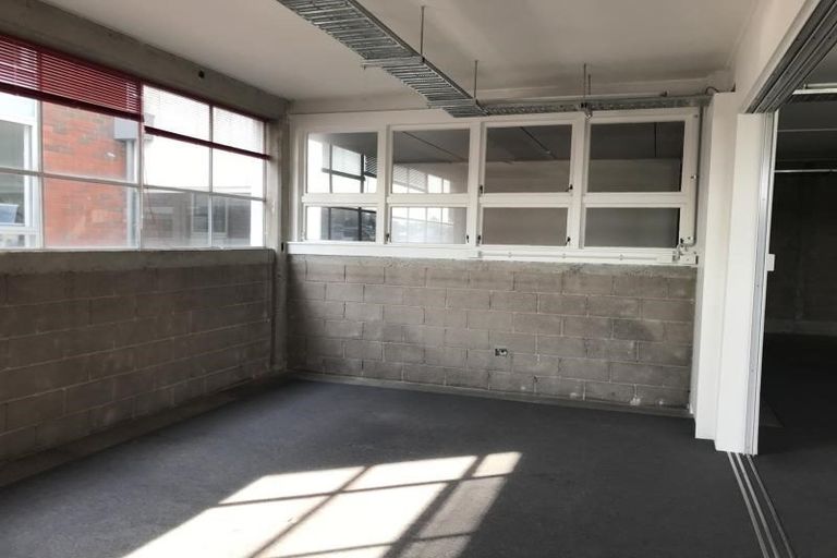 Photo of property in 33 Sale Street, Cockle Bay, Auckland, 2014