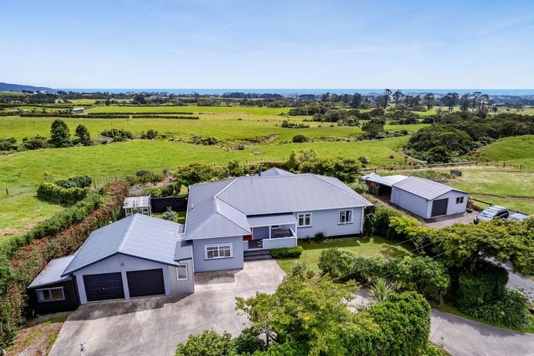 Photo of property in 1444 Carrington Road, Hurworth, New Plymouth, 4371
