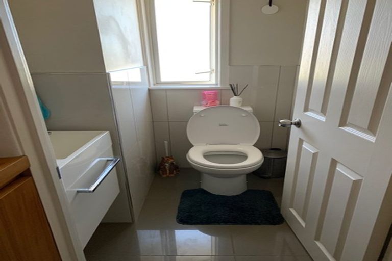 Photo of property in 41 Lynwood Road, New Lynn, Auckland, 0600