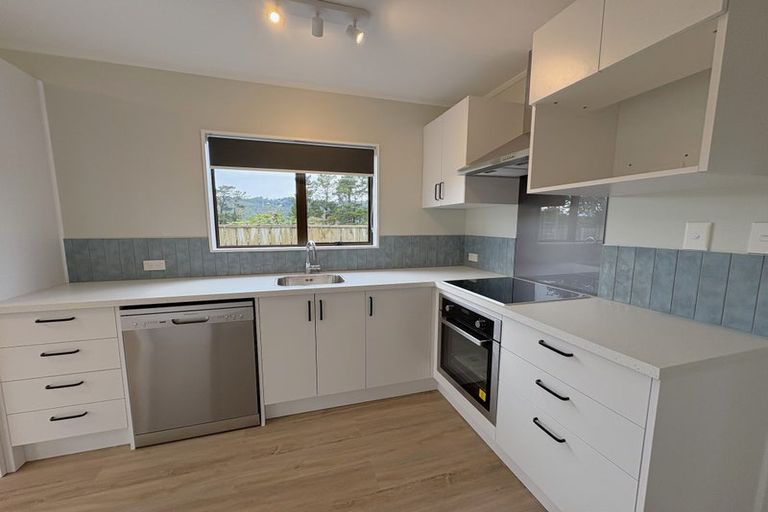 Photo of property in 15b Whitechapel Grove, Stokes Valley, Lower Hutt, 5019