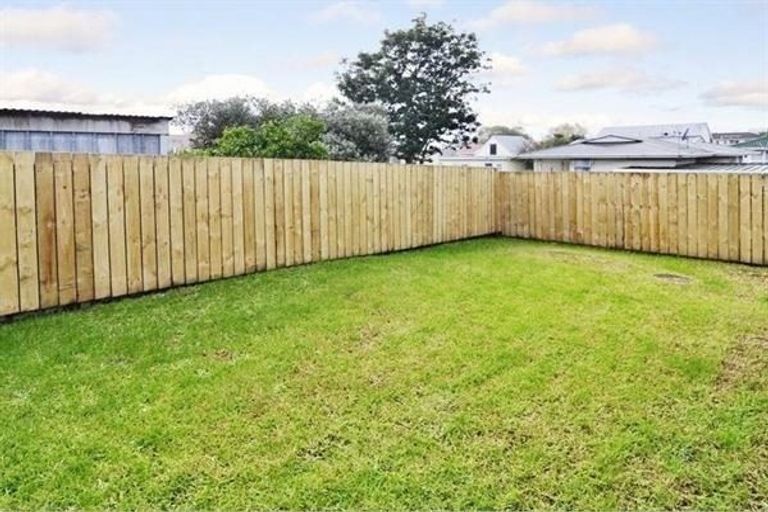 Photo of property in 2/34 Druces Road, Wiri, Auckland, 2104