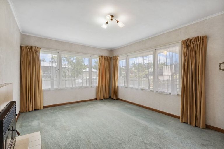 Photo of property in 2/10 Merriefield Avenue, Forrest Hill, Auckland, 0620