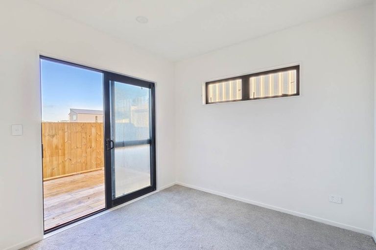 Photo of property in 10 Kopu Road, Orewa, 0931
