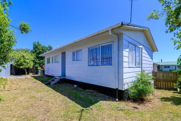 Photo of property in 14a Pohutukawa Drive, Owhata, Rotorua, 3010