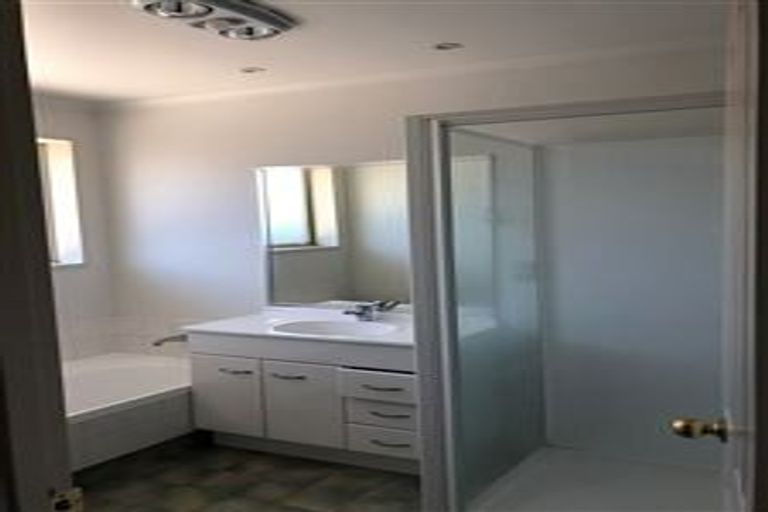 Photo of property in 10 Joe Burns Place, Wigram, Christchurch, 8042