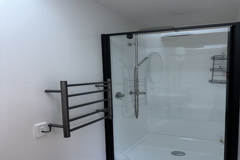 Photo of property in 10a Larch Place, Wanaka, 9305