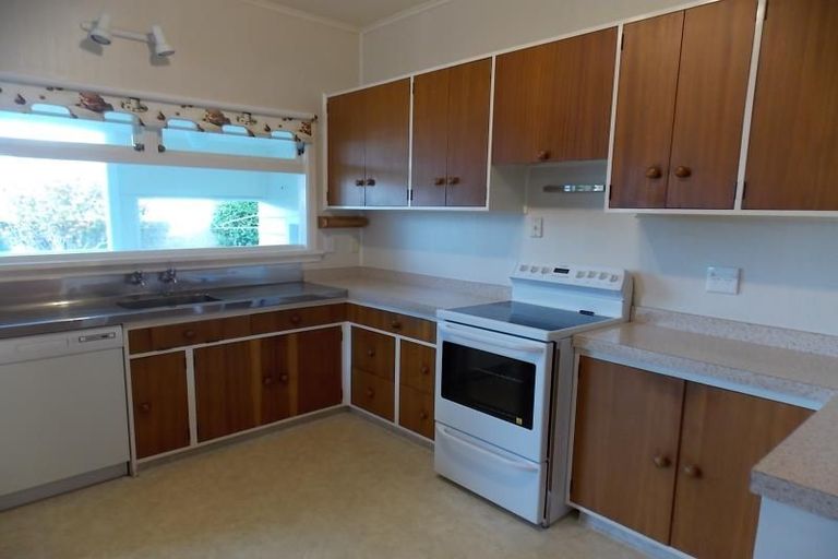 Photo of property in 78 Tauhinu Road, Miramar, Wellington, 6022