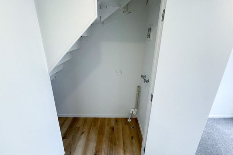 Photo of property in 8/2 Stokes Avenue, Te Atatu Peninsula, Auckland, 0610