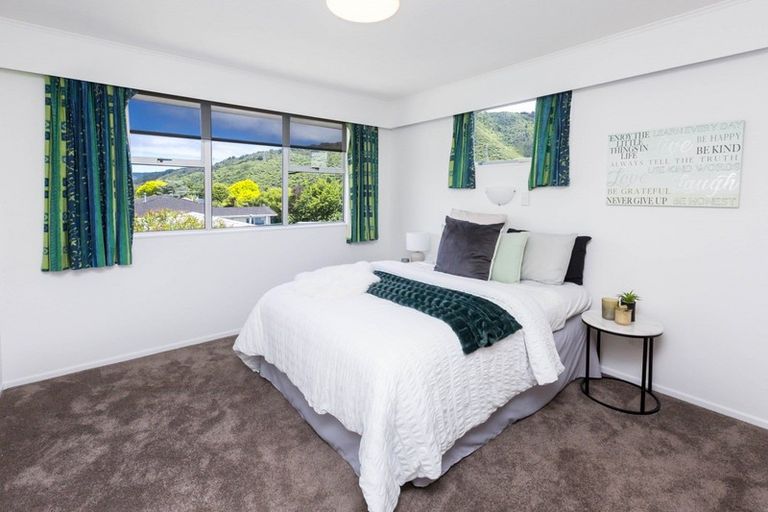 Photo of property in 15 Haylock Grove, Totara Park, Upper Hutt, 5018