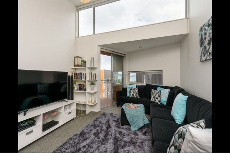 Photo of property in 8/2 Onslow Road, Khandallah, Wellington, 6035