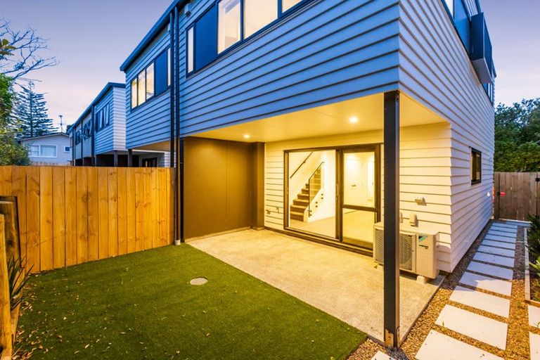 Photo of property in 6/63 Hillcrest Avenue, Hillcrest, Auckland, 0627