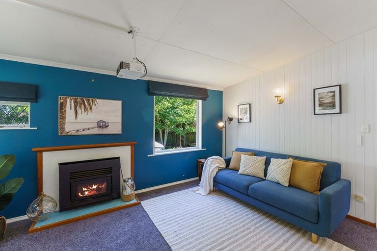 Photo of property in 8 Winara Avenue, Waikanae, 5036