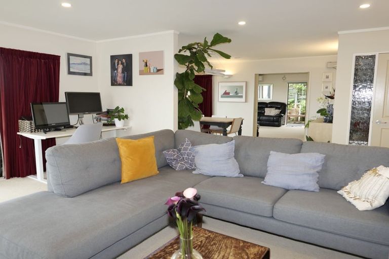 Photo of property in 41 Halladale Road, Papakowhai, Porirua, 5024