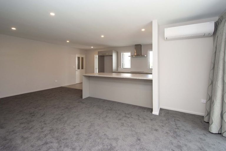 Photo of property in 130 Shillingford Boulevard, Rolleston, 7615