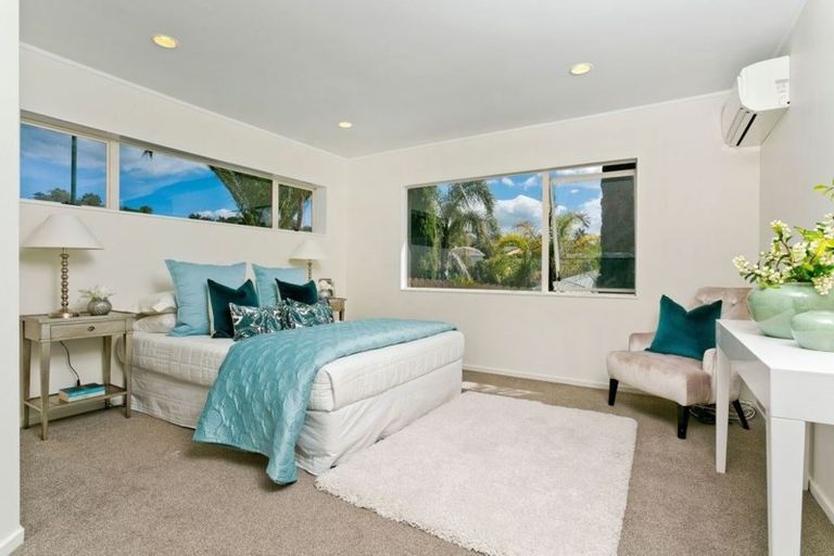 Photo of property in 17 Goldfinch Rise, Unsworth Heights, Auckland, 0632