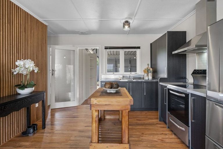 Photo of property in 35 Pukeko Place, Westshore, Napier, 4110